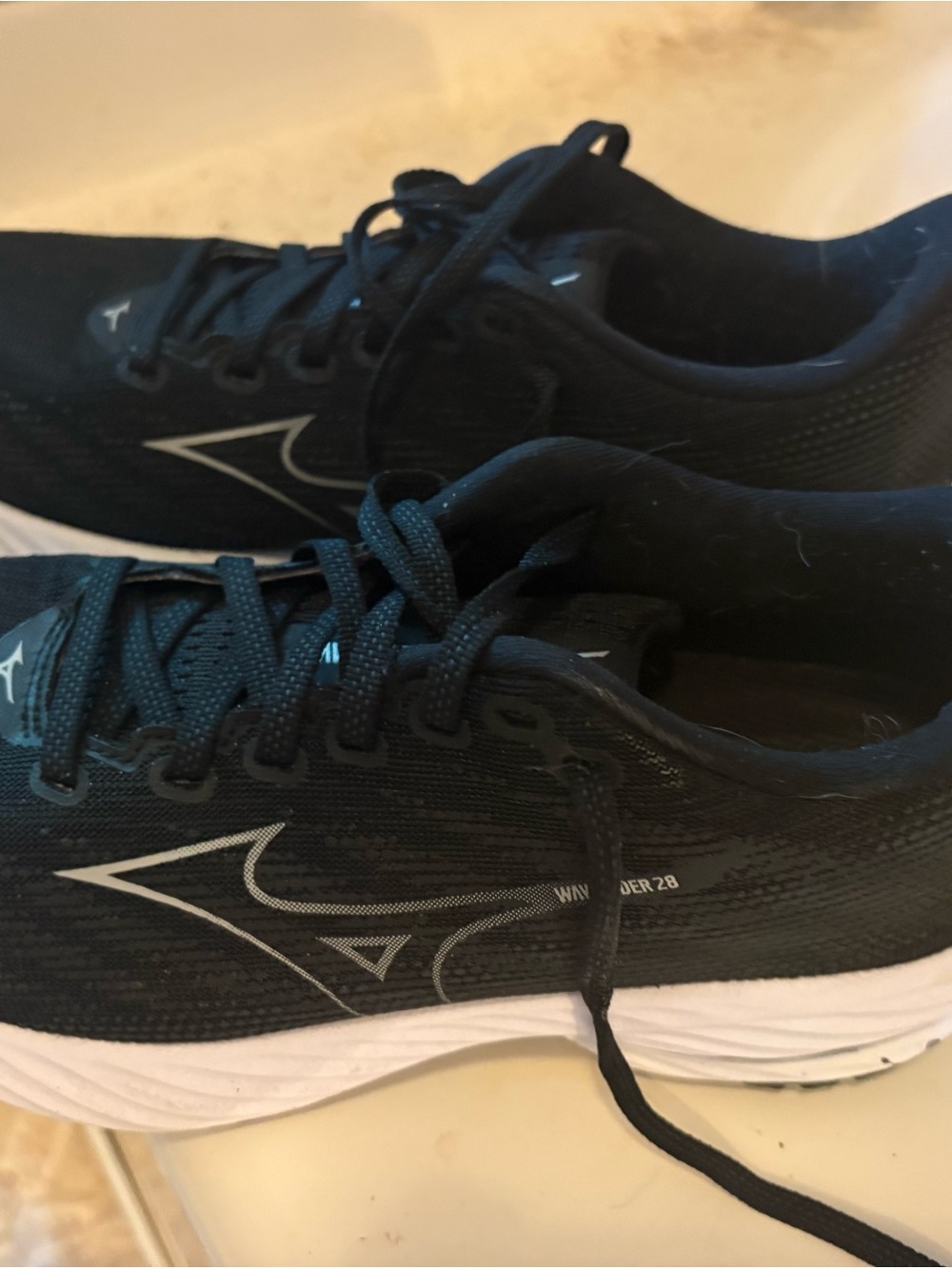 Mizuno Women’s 7.5 Black Athletic Running Shoes with White Midsole